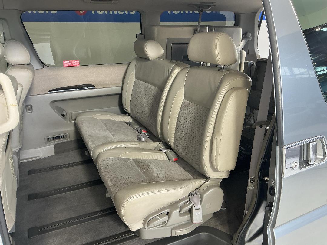 Photo '19' of Nissan Elgrand Photo '19' of Nissan Elgrand