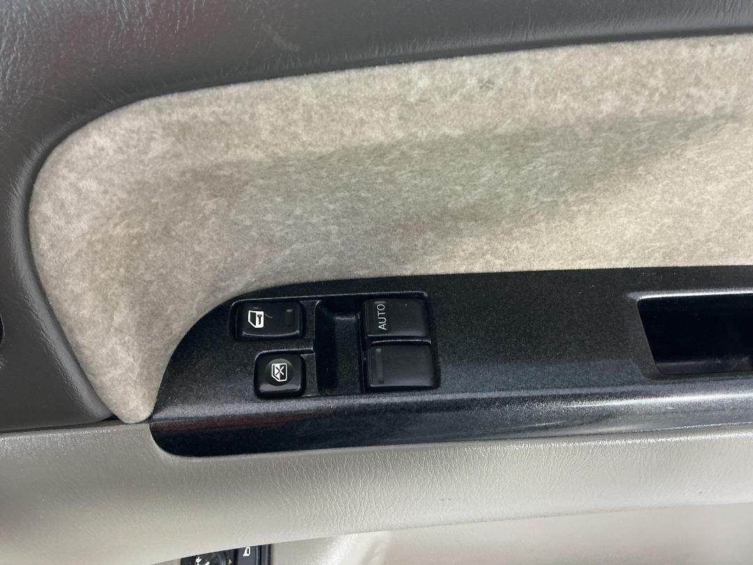 Photo '23' of Nissan Elgrand Photo '23' of Nissan Elgrand