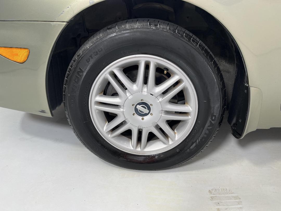 Photo '10' of Nissan Maxima Photo '10' of Nissan Maxima