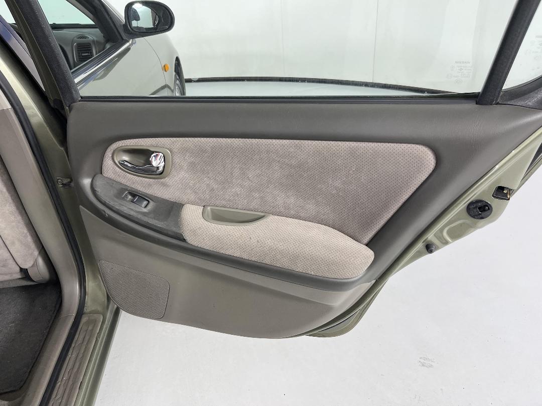 Photo '19' of Nissan Maxima Photo '19' of Nissan Maxima