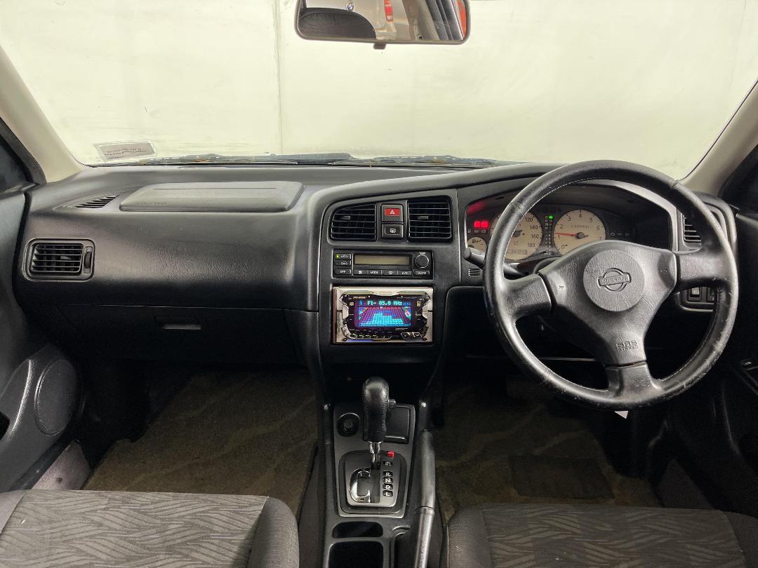 Photo '17' of Nissan Primera