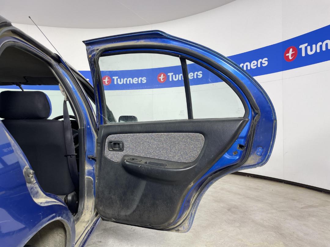 Photo '17' of Nissan Pulsar LX Photo '17' of Nissan Pulsar LX