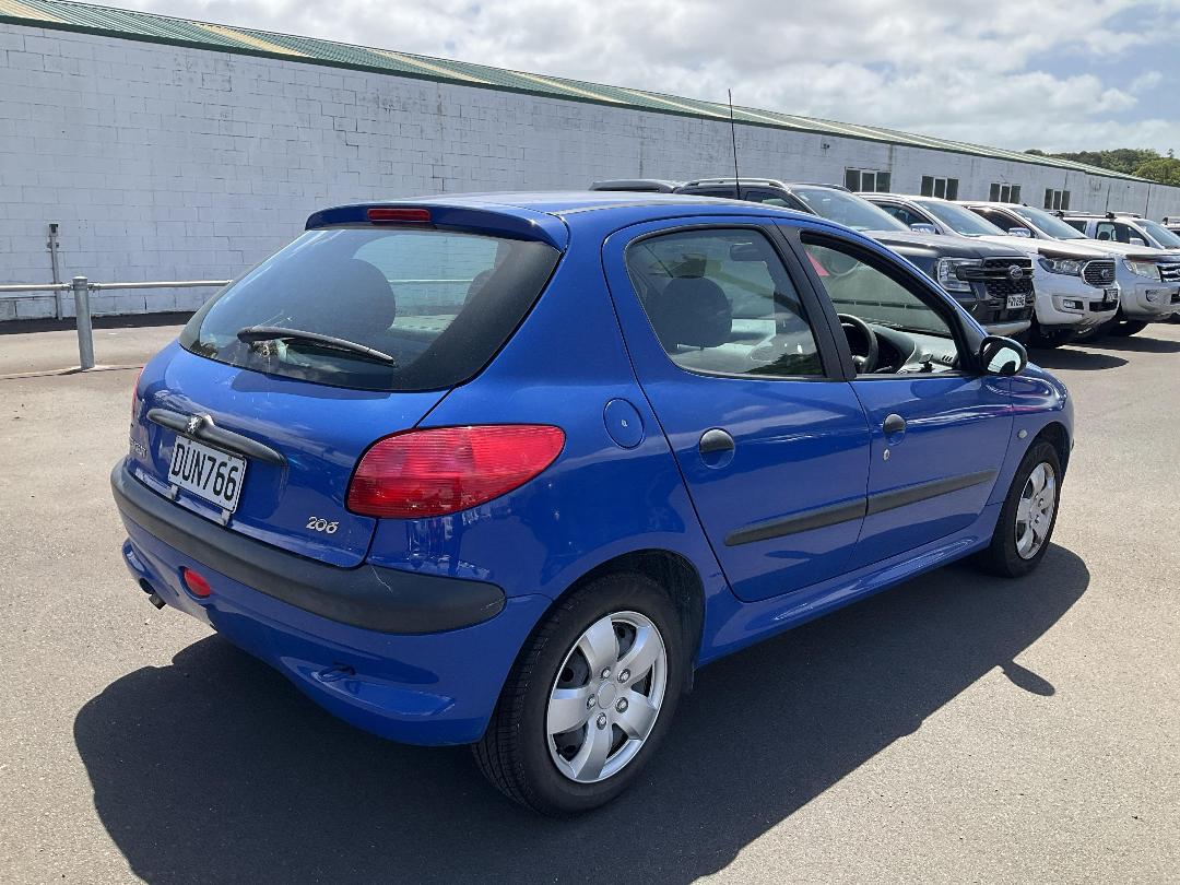 Photo '4' of Peugeot 206 Photo '4' of Peugeot 206