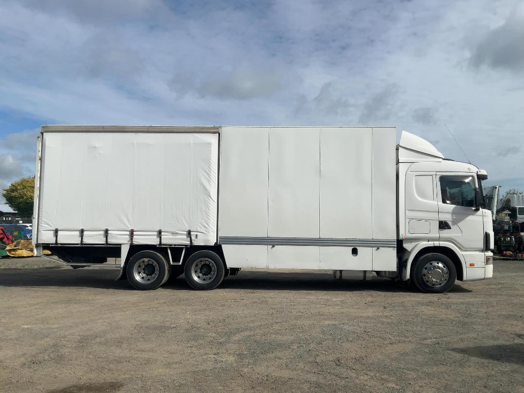 Photo '3' of Scania 124LB6X2 Box Body Photo '3' of Scania 124LB6X2 Box Body