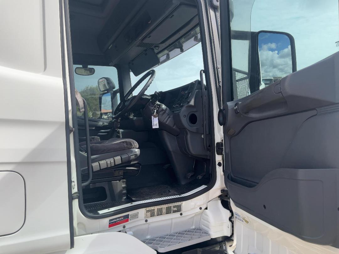 Photo '11' of Scania 124LB6X2 Box Body Photo '11' of Scania 124LB6X2 Box Body