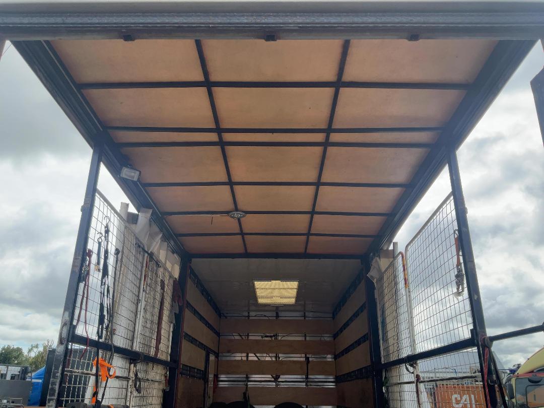 Photo '19' of Scania 124LB6X2 Box Body Photo '19' of Scania 124LB6X2 Box Body