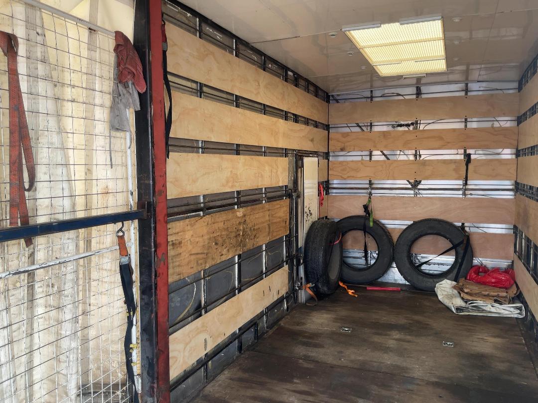 Photo '20' of Scania 124LB6X2 Box Body Photo '20' of Scania 124LB6X2 Box Body