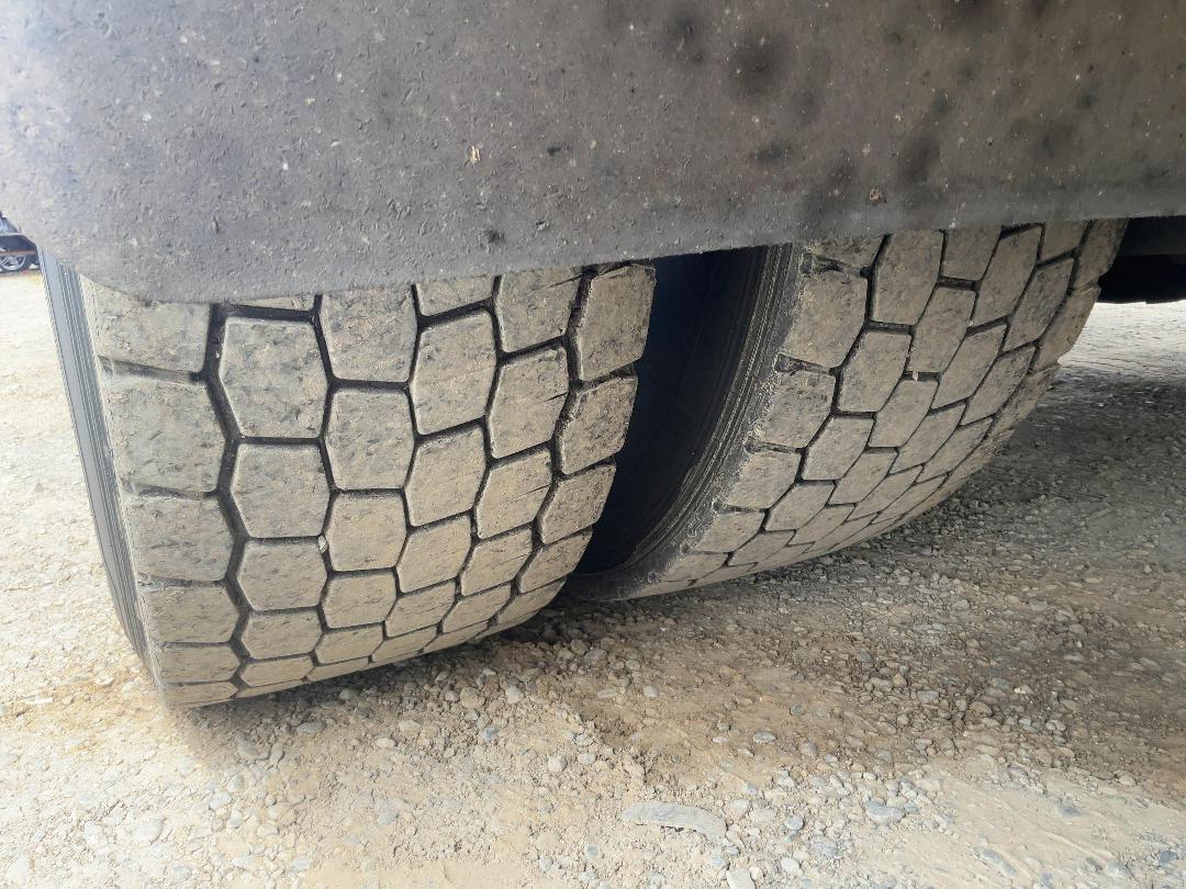 Photo '42' of Scania 124LB6X2 Box Body Photo '42' of Scania 124LB6X2 Box Body