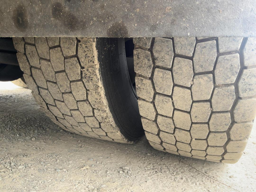 Photo '45' of Scania 124LB6X2 Box Body Photo '45' of Scania 124LB6X2 Box Body