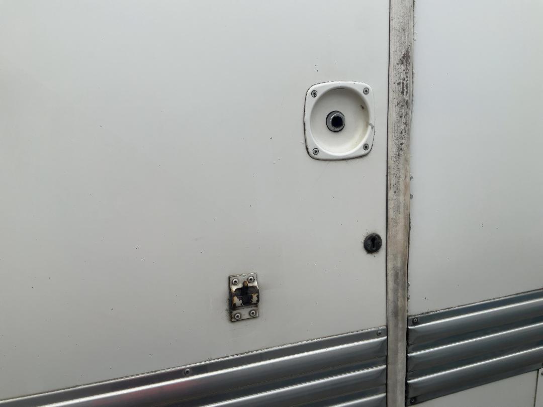 Photo '39' of Scania 124LB6X2 Box Body Photo '39' of Scania 124LB6X2 Box Body