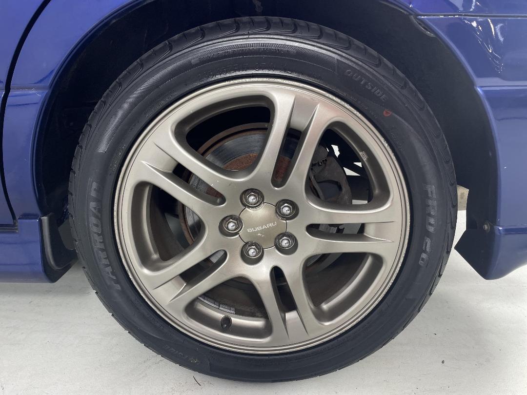 Photo '11' of Subaru Legacy