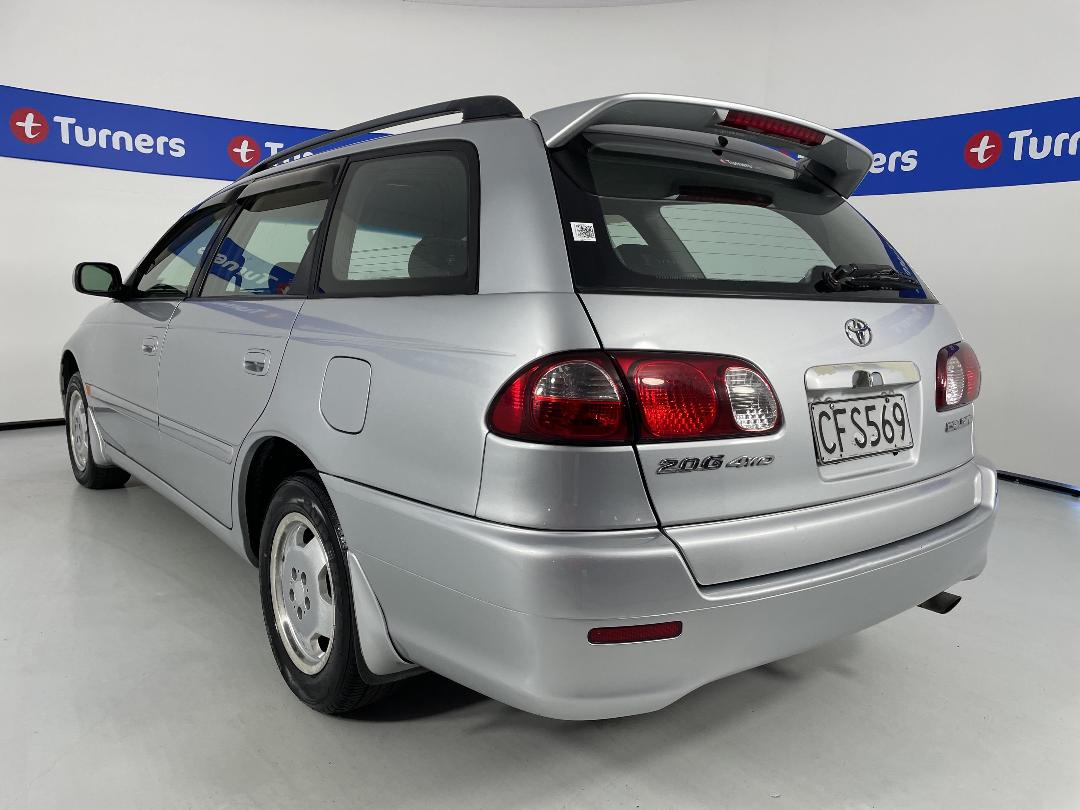 Photo '5' of Toyota Caldina Photo '5' of Toyota Caldina