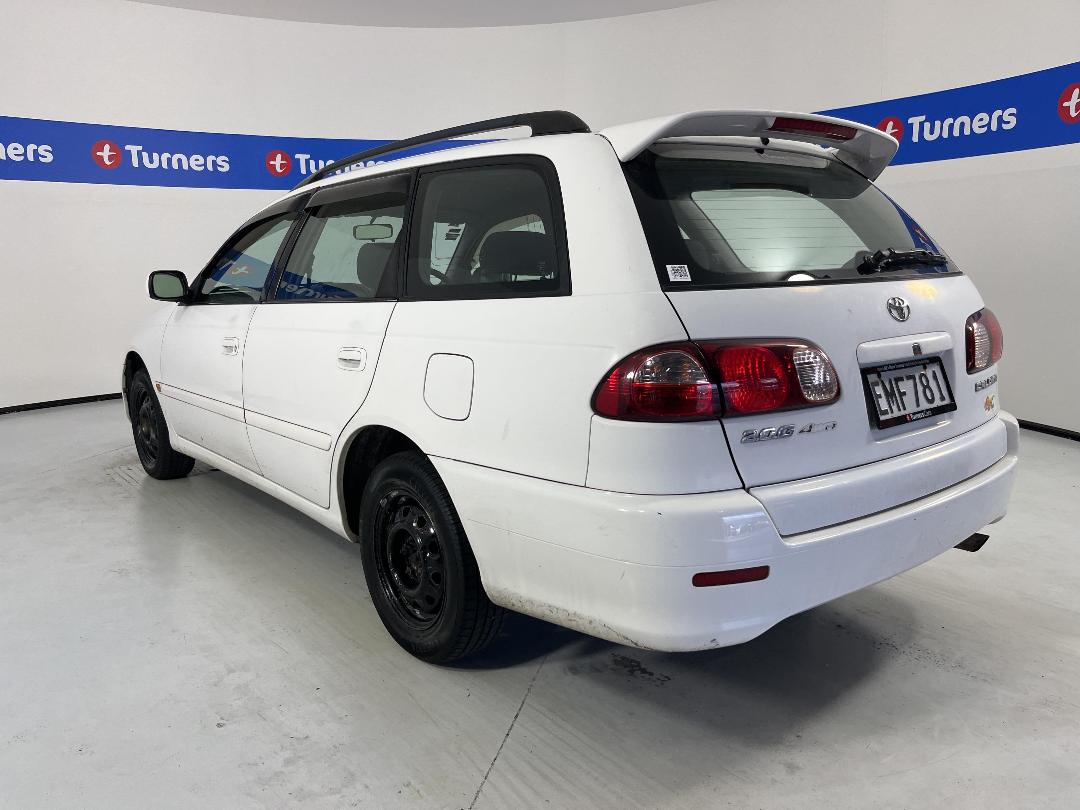 Photo '5' of Toyota Caldina Photo '5' of Toyota Caldina