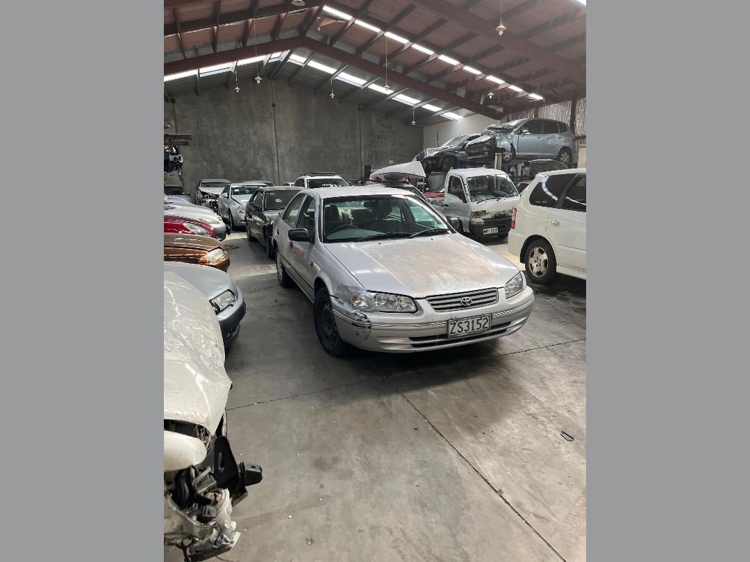 Photo '2' of Toyota Camry GL Photo '2' of Toyota Camry GL