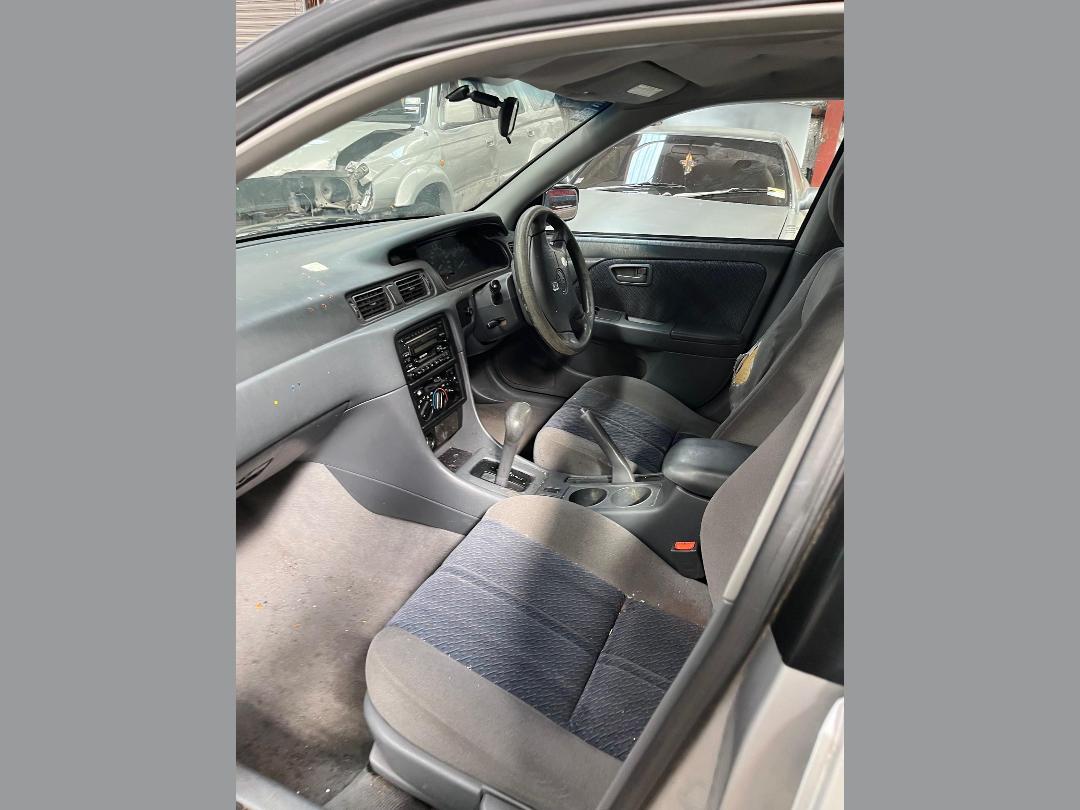 Photo '6' of Toyota Camry GL Photo '6' of Toyota Camry GL