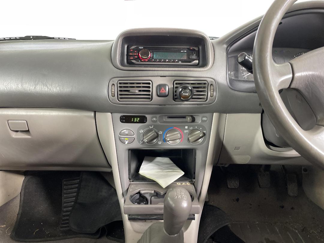 Photo '16' of Toyota Corolla GL Photo '16' of Toyota Corolla GL