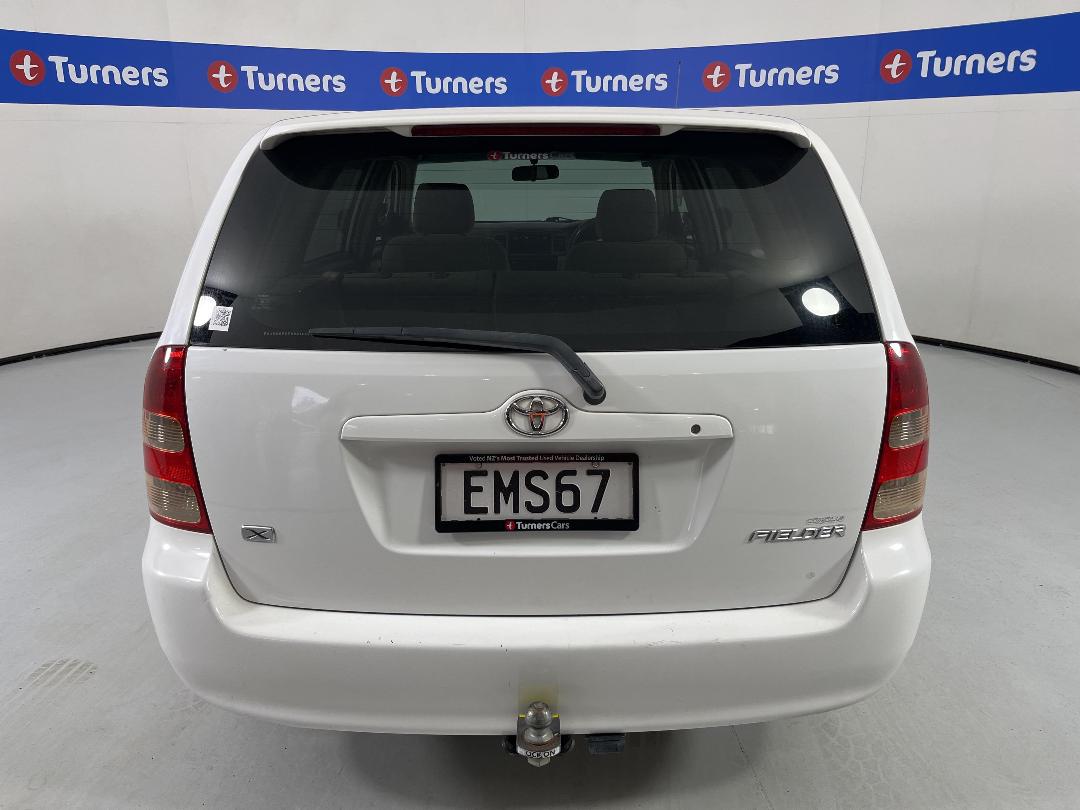 Photo '6' of Toyota Corolla Fielder Photo '6' of Toyota Corolla Fielder