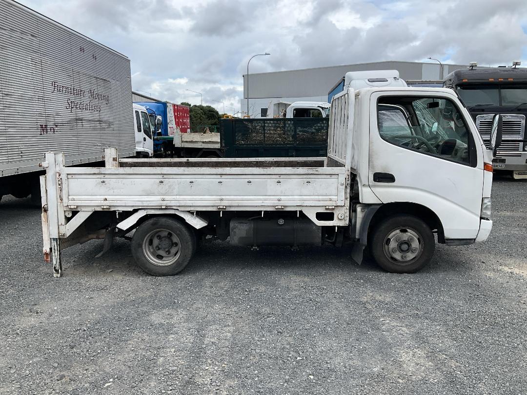 Photo '3' of Toyota Dyna XZU307 Flat Deck