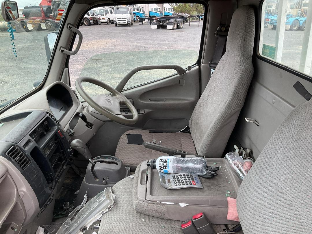 Photo '16' of Toyota Dyna XZU307 Flat Deck