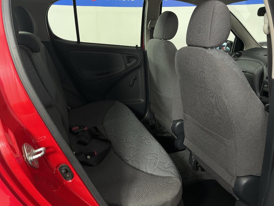 Photo '20' of Toyota Echo