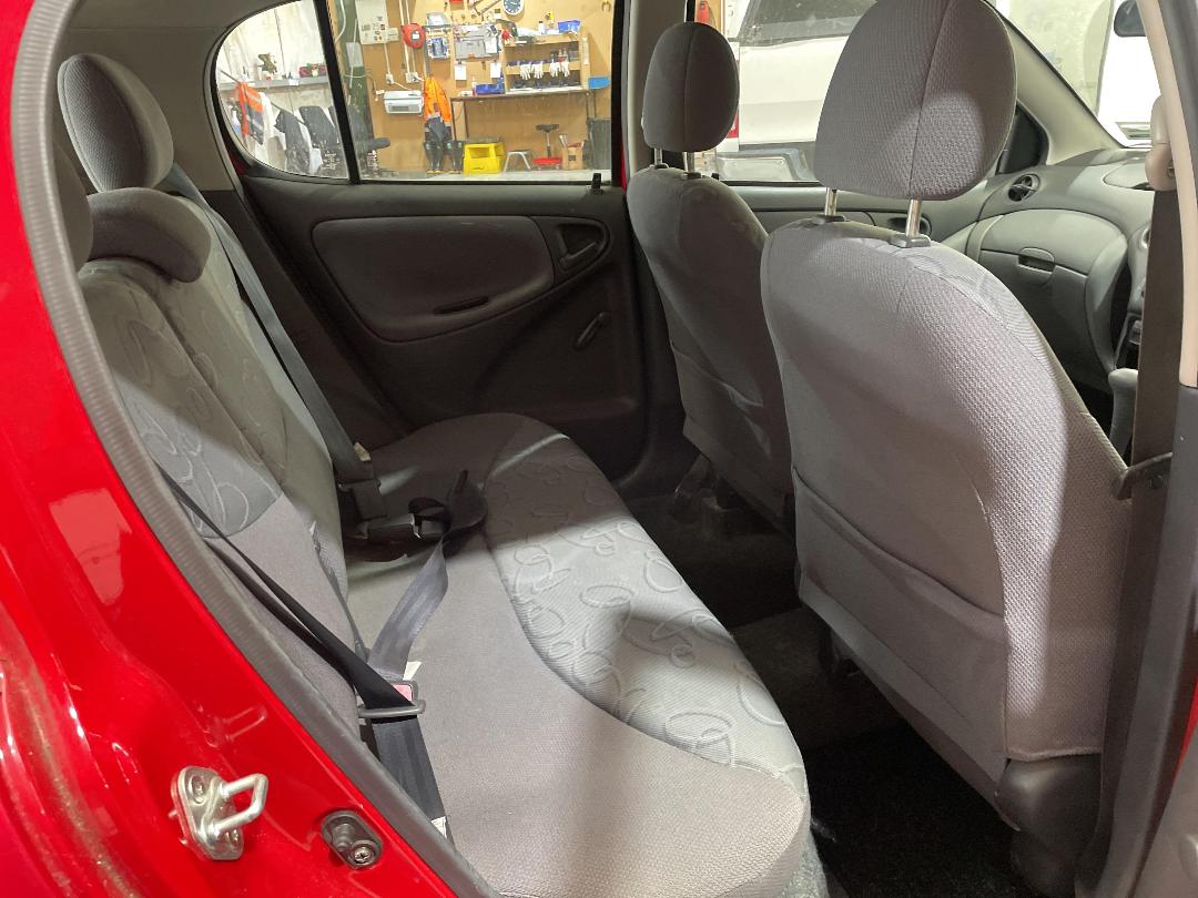 Photo '18' of Toyota Echo