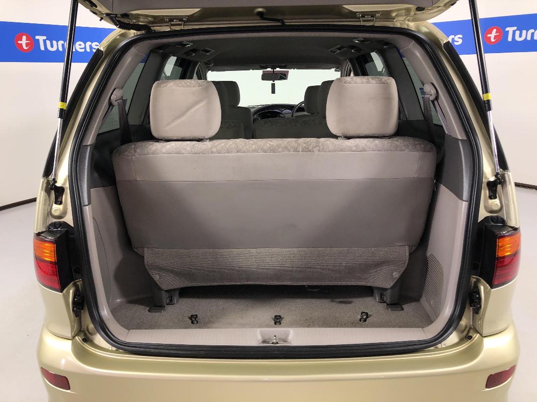 Photo '12' of Toyota Estima