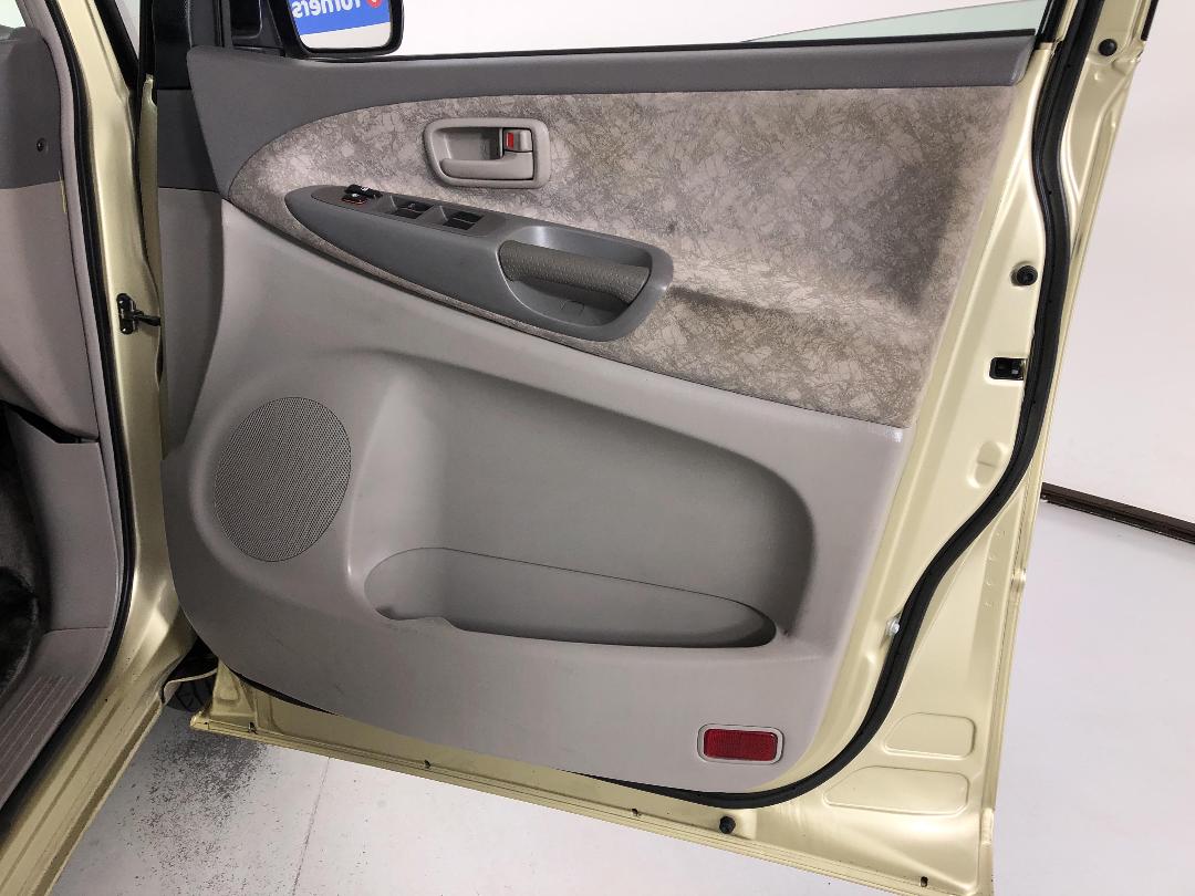 Photo '13' of Toyota Estima