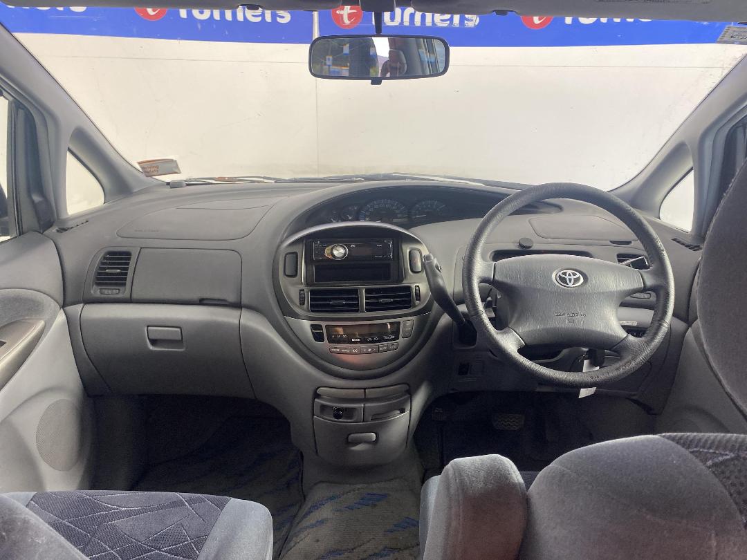 Photo '17' of Toyota Estima Photo '17' of Toyota Estima