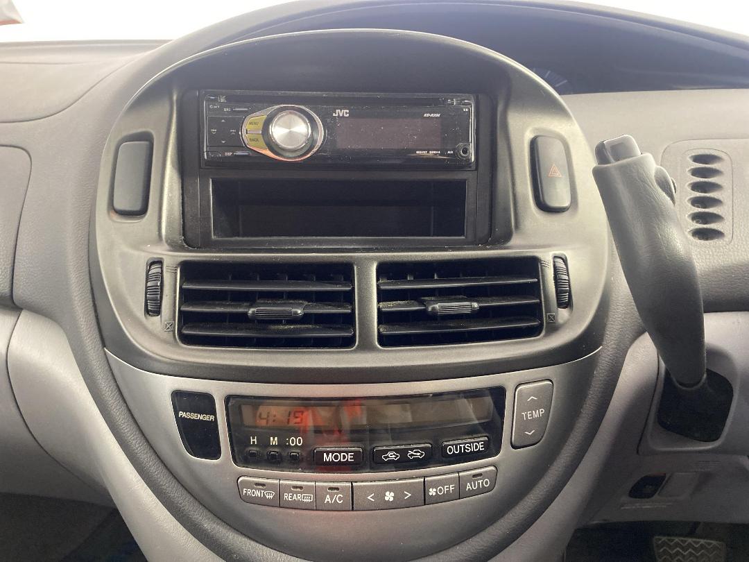 Photo '18' of Toyota Estima Photo '18' of Toyota Estima