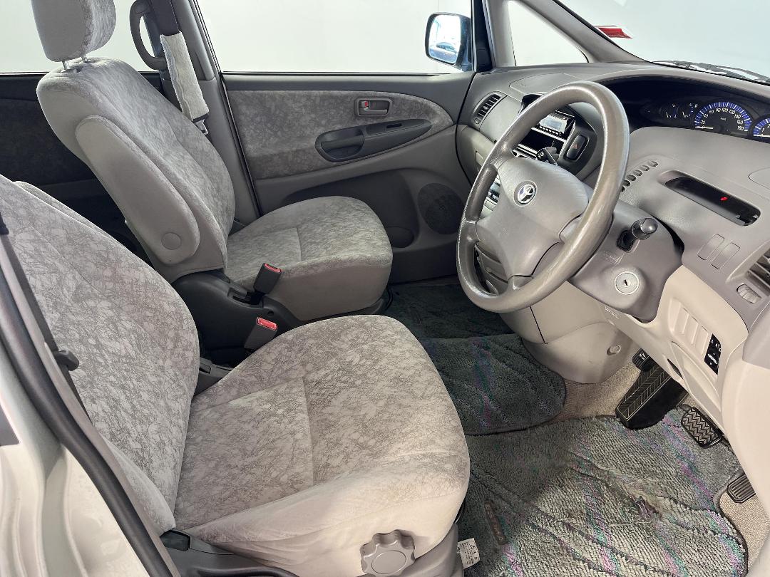 Photo '14' of Toyota Estima T Photo '14' of Toyota Estima T