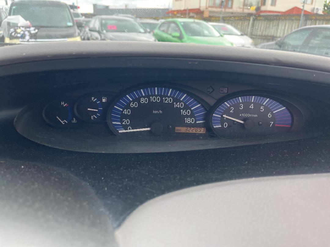 Photo '18' of Toyota Estima