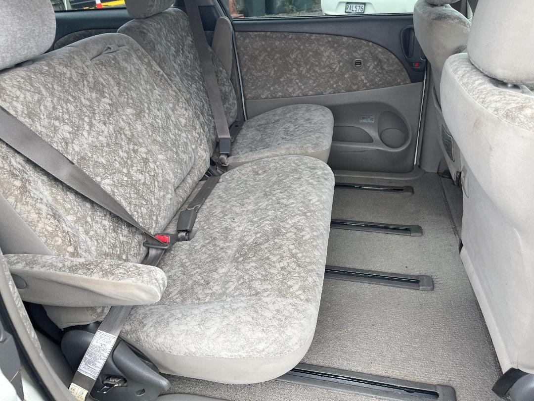 Photo '17' of Toyota Estima