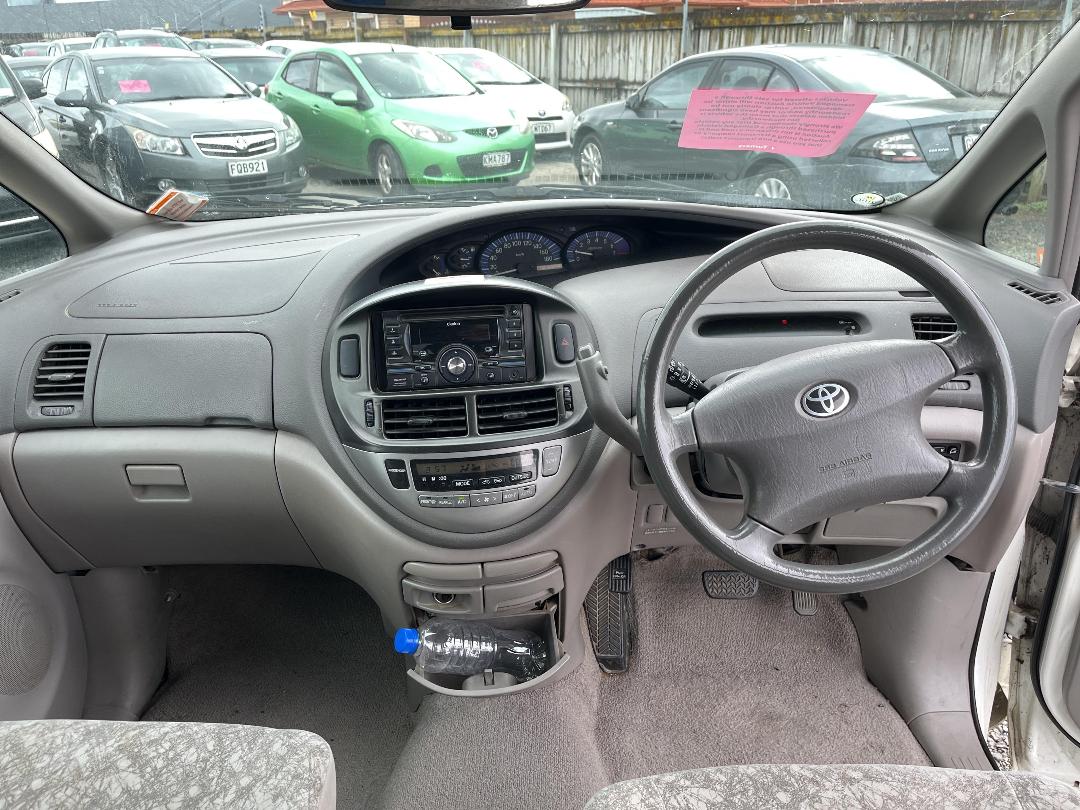 Photo '15' of Toyota Estima