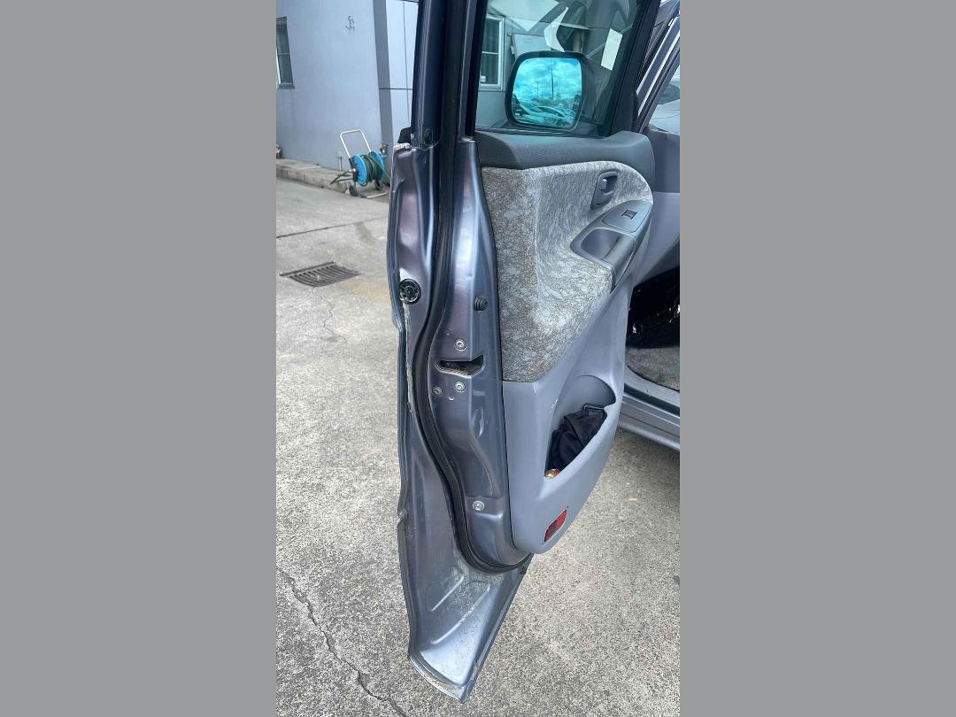 Photo '13' of Toyota Estima Photo '13' of Toyota Estima