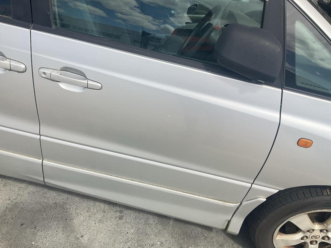 Photo '3' of Toyota Estima T Photo '3' of Toyota Estima T