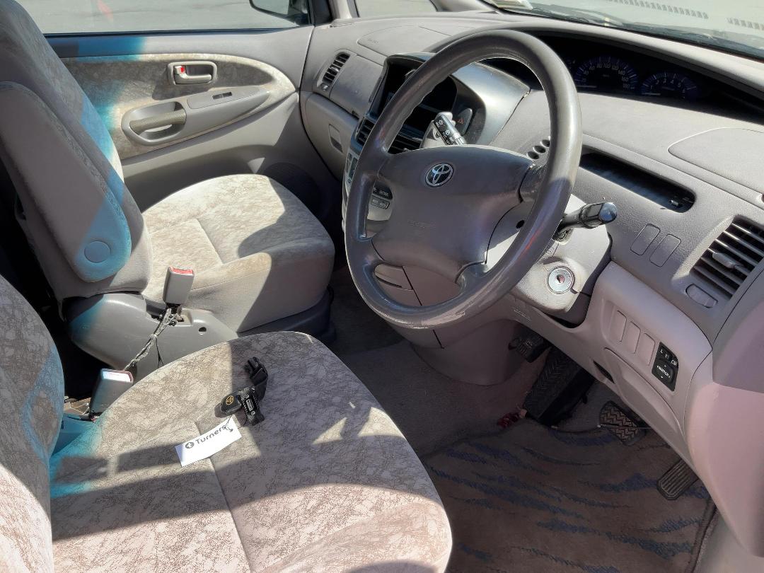 Photo '21' of Toyota Estima