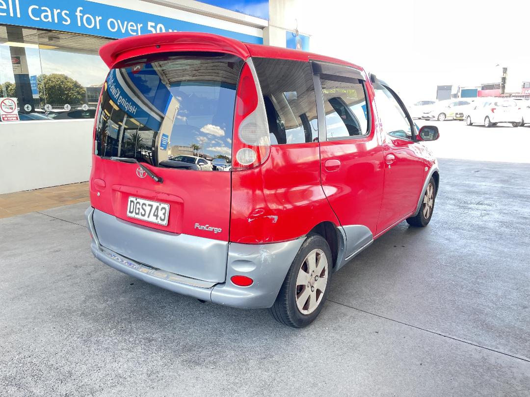 Photo '7' of Toyota Funcargo