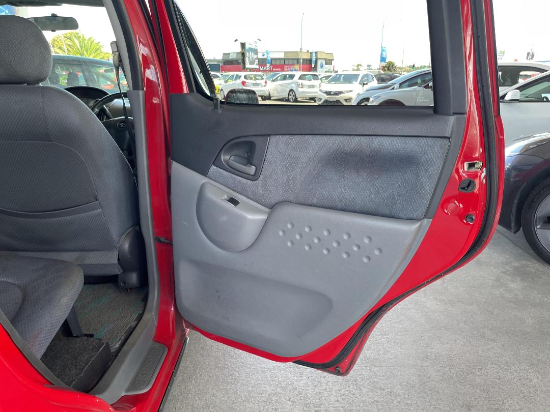 Photo '17' of Toyota Funcargo