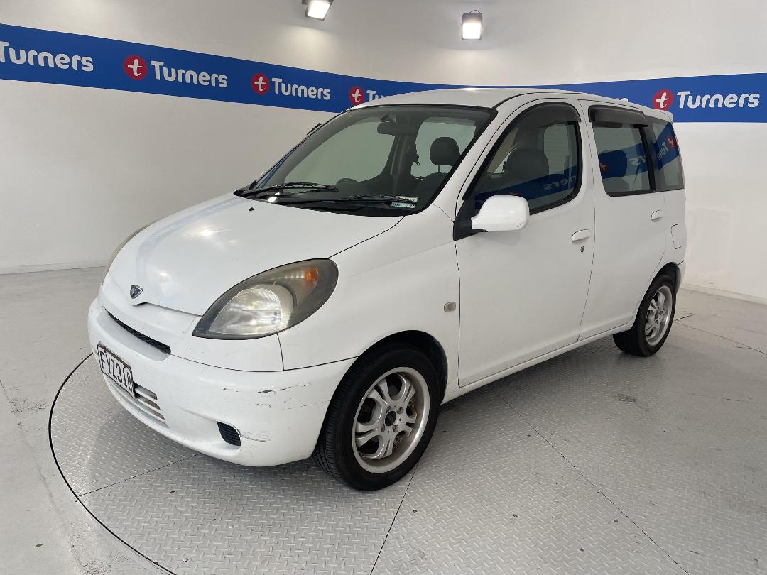 Photo '4' of Toyota Funcargo Photo '4' of Toyota Funcargo