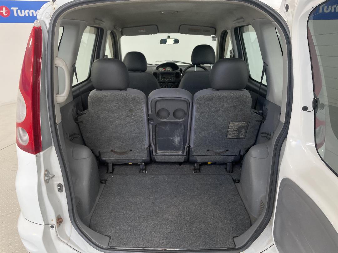 Photo '14' of Toyota Funcargo Photo '14' of Toyota Funcargo