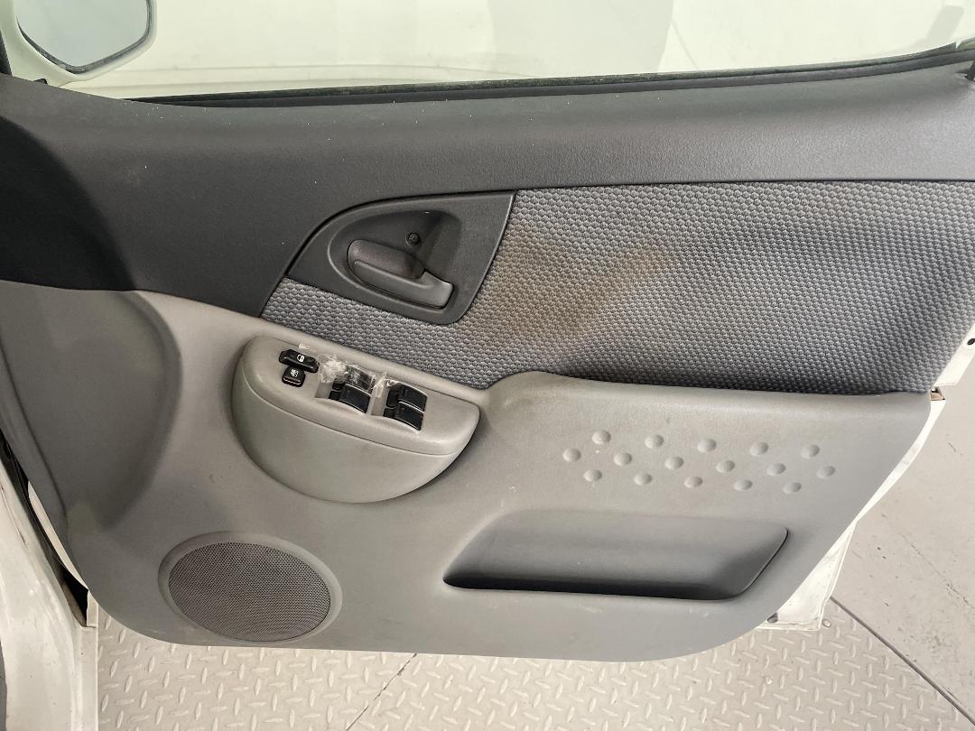 Photo '15' of Toyota Funcargo Photo '15' of Toyota Funcargo