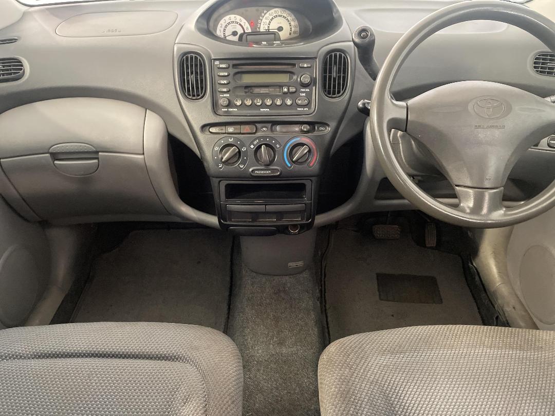 Photo '18' of Toyota Funcargo Photo '18' of Toyota Funcargo