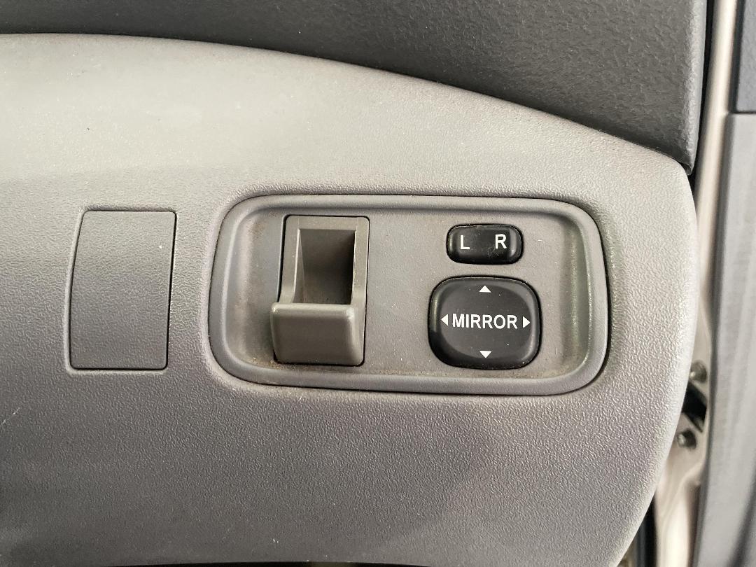 Photo '24' of Toyota Funcargo Photo '24' of Toyota Funcargo