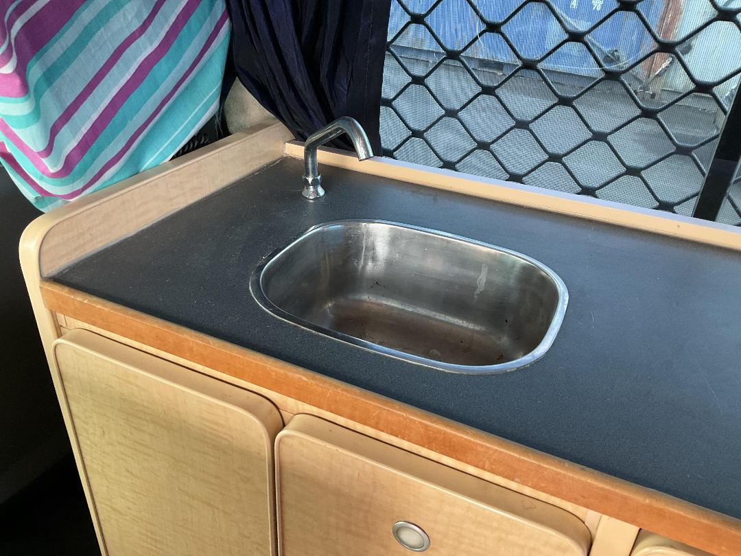 Photo '18' of Toyota Hiace DX Motorhome Photo '18' of Toyota Hiace DX Motorhome