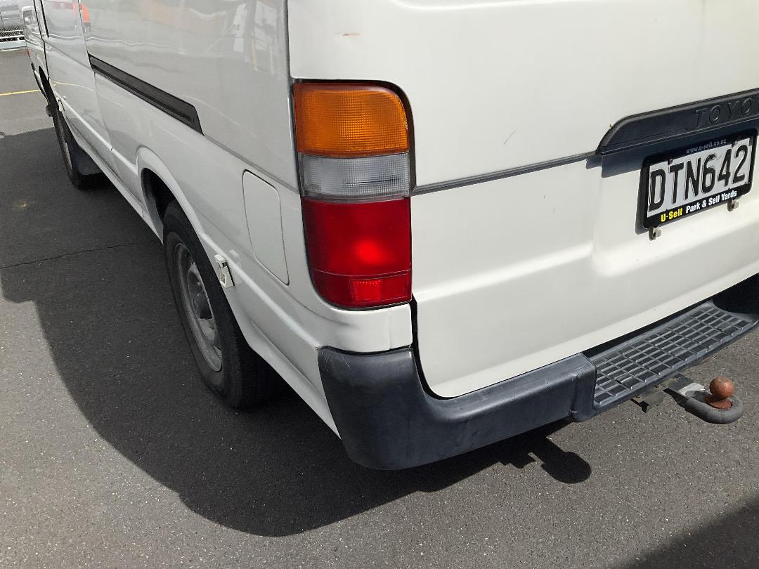 Photo '33' of Toyota Hiace DX Motorhome Photo '33' of Toyota Hiace DX Motorhome