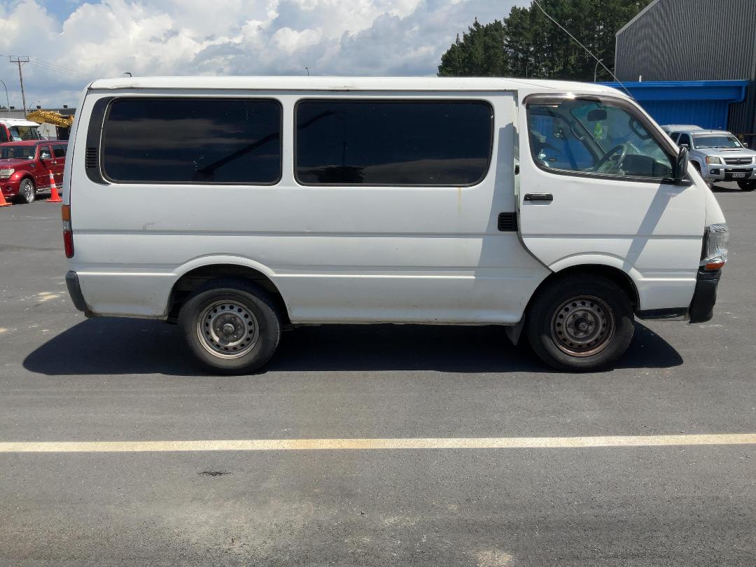 Photo '8' of Toyota Hiace