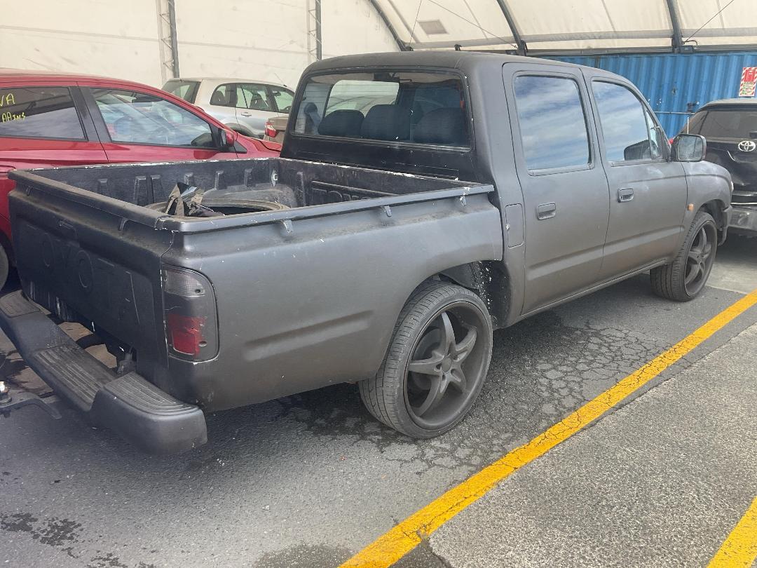 Photo '5' of Toyota Hilux D/C Photo '5' of Toyota Hilux D/C