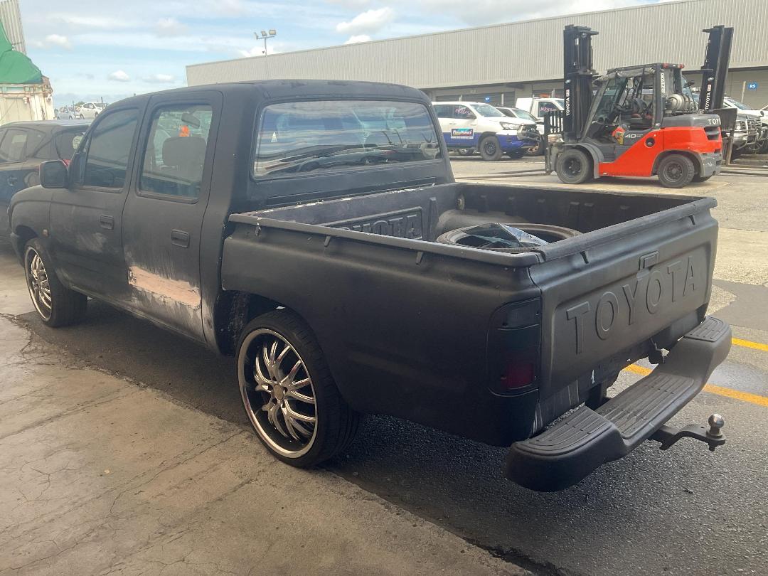 Photo '4' of Toyota Hilux D/C Photo '4' of Toyota Hilux D/C