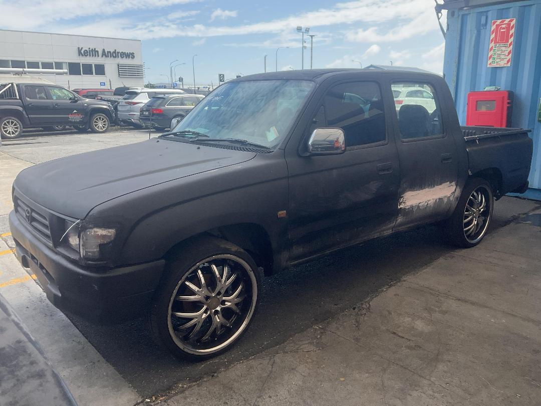 Photo '3' of Toyota Hilux D/C Photo '3' of Toyota Hilux D/C