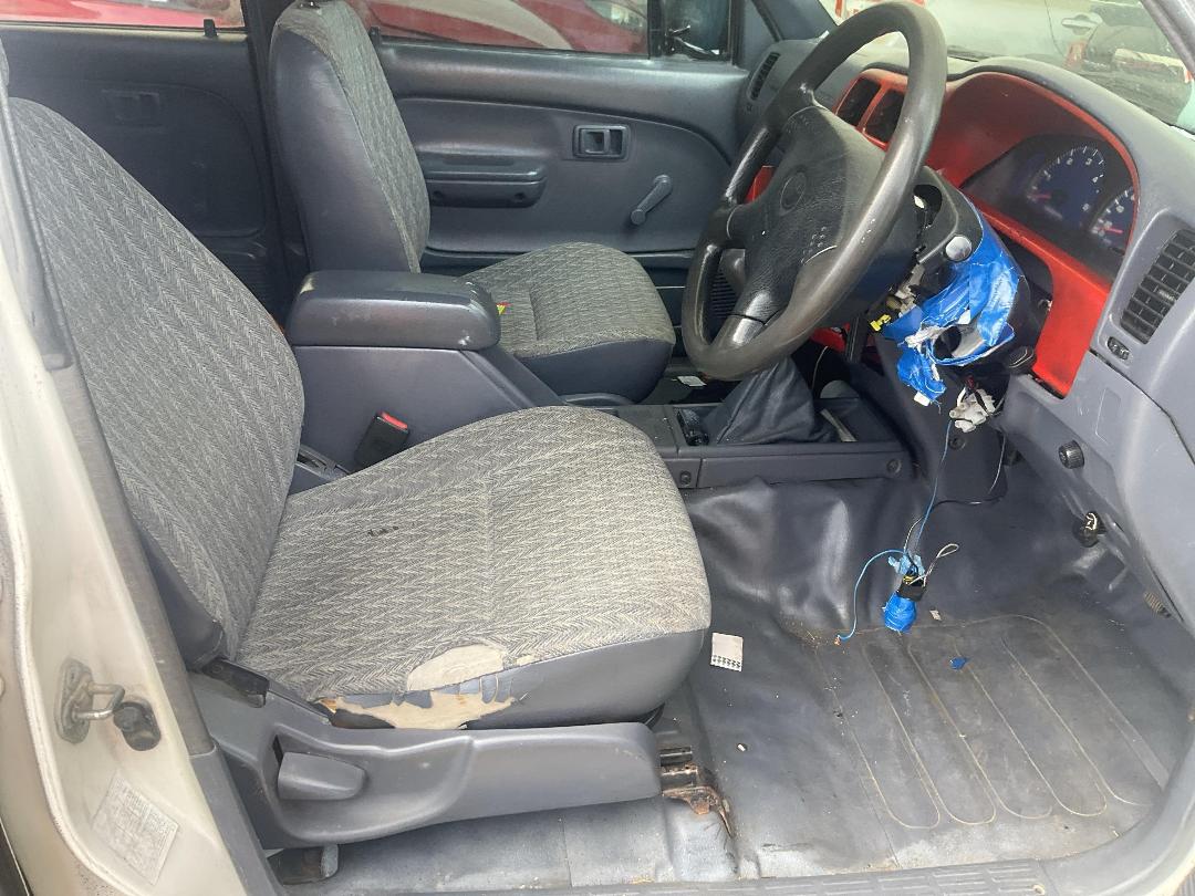 Photo '8' of Toyota Hilux D/C Photo '8' of Toyota Hilux D/C